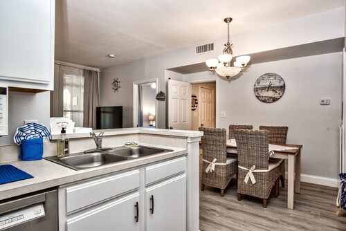 Charming, newly reno 1Bdrm condo, minutes from beautiful Clearwater Beach