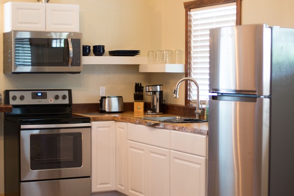 Frigorífic, microones, forn i placa de cuina
