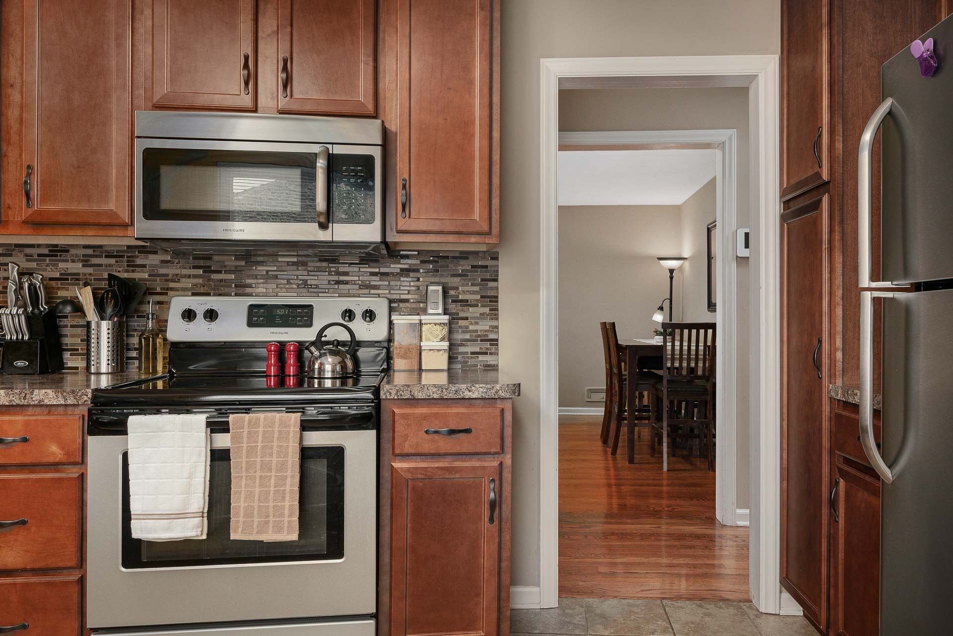 雪櫃、微波爐、焗爐、爐具