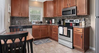 Ideal Notre Dame / South Bend Getaway! (walking distance to Stadium)