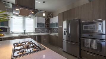 Fridge, microwave, oven, stovetop