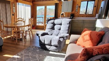 Smart-TV, Kamin, DVD-Player, Videothek