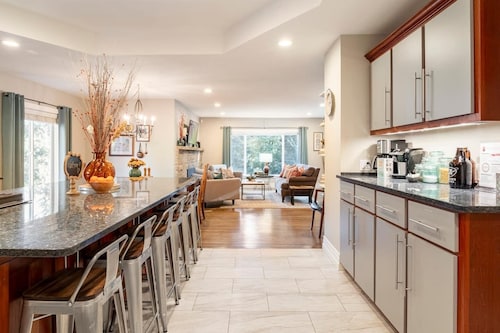 Starlight Cottage Country Chic Getaway Near Mill Creek, Snohomish, & Woodinville