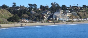 Bright, artsy, and cozy home 500 feet from the beach, 500 feet from the river