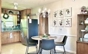 Dining - Beautiful, Easy Access Farmhouse with attention to Detail and Spectacular Views (Franklin)