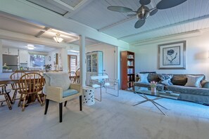 Téléviseur connecté, foyer, Netflix, lecteur de DVD