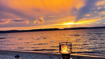 Plage, chaises longues