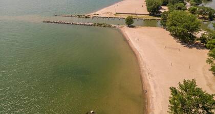 Loma-asuntojen vuokraus, vesistöalue, Cedar Island Marina, ranta, kajakki, viinitilat, Point Pelee
