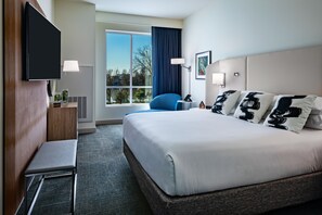 Pillow-top beds, desk, laptop workspace, blackout curtains - Crowne Plaza North Augusta by IHG (North Augusta)