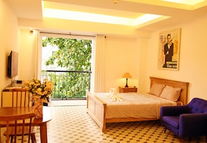 Minibar, desk, soundproofing, free WiFi - LiLiHomes Thao Dien (Ho Chi Minh City)