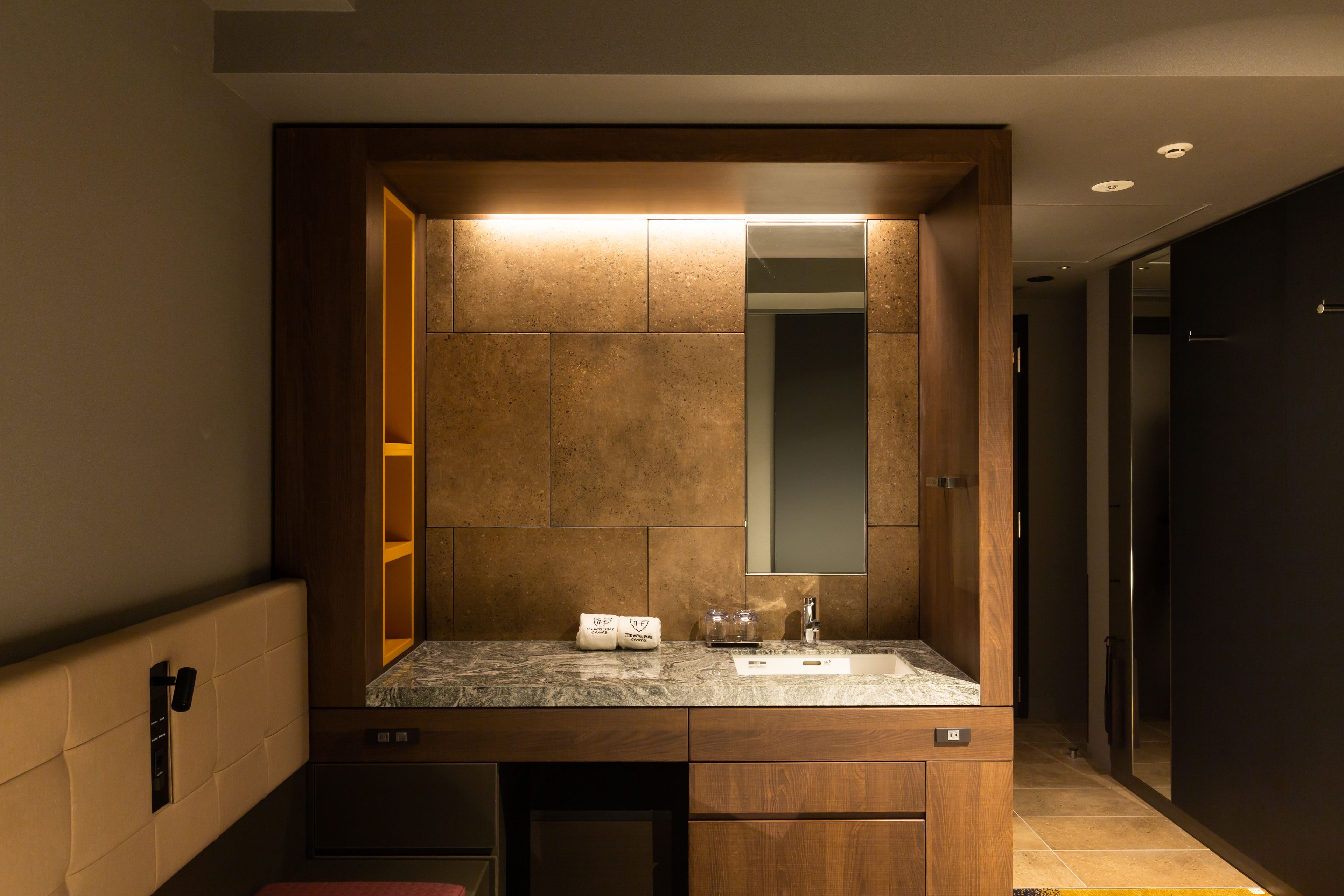 standard double room, 1 queen bed, non smoking | 1 bedroom, in-room safe, free wifi, bed sheets