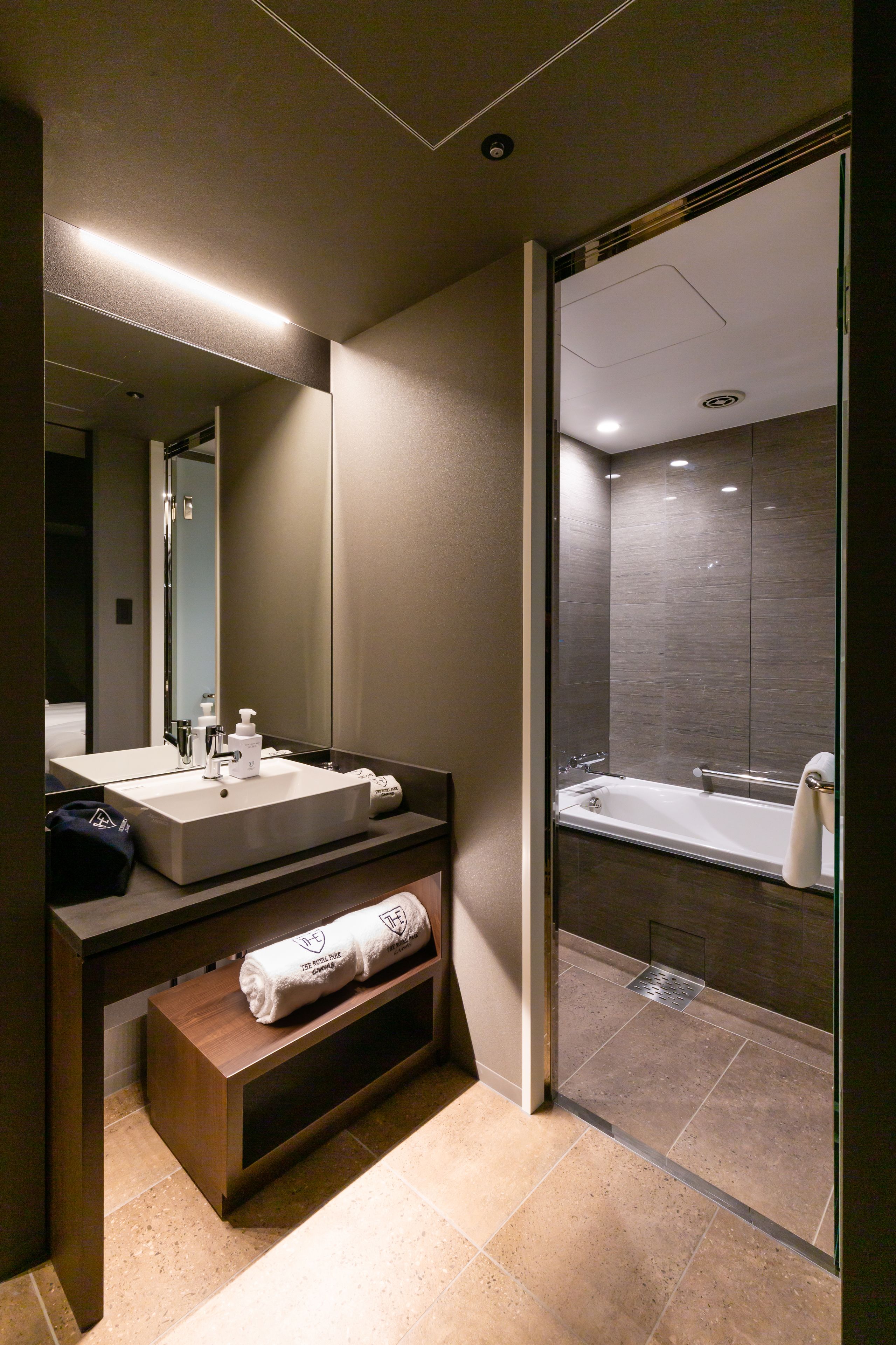 superior twin b room, 2 single beds, non smoking | bathroom | free toiletries, hair dryer, slippers, bidet