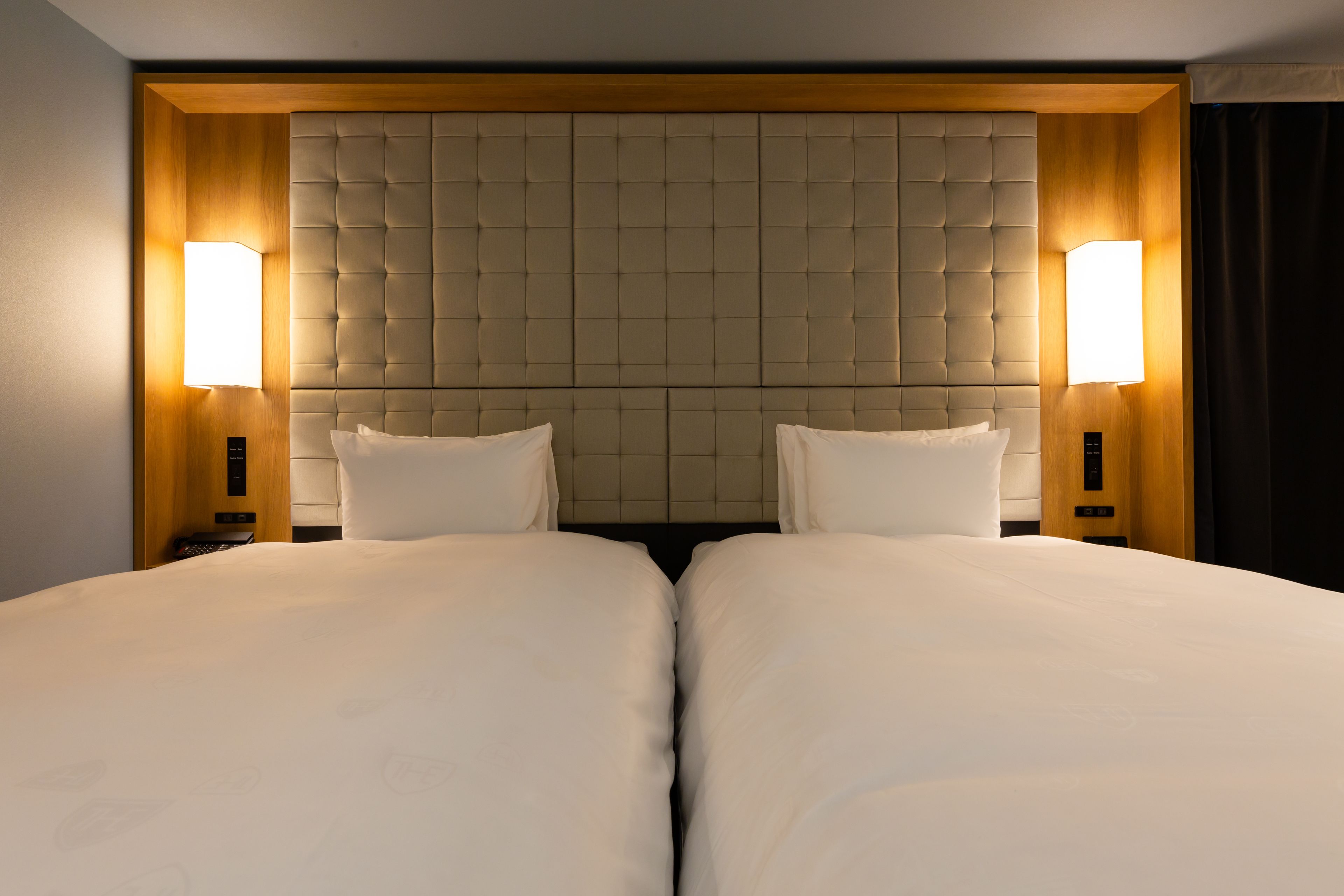 deluxe twin b room, 2 single beds, non smoking | 1 bedroom, in-room safe, free wifi, bed sheets