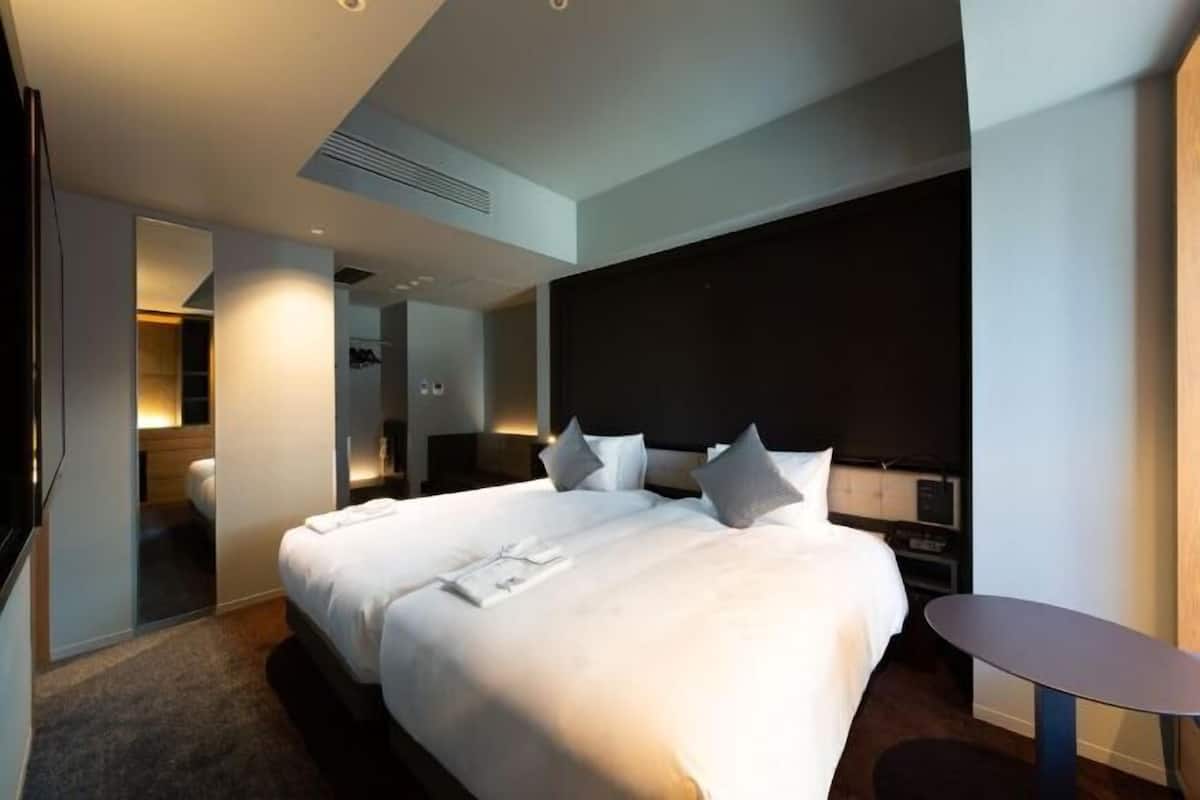 In-room safe, free WiFi, bed sheets