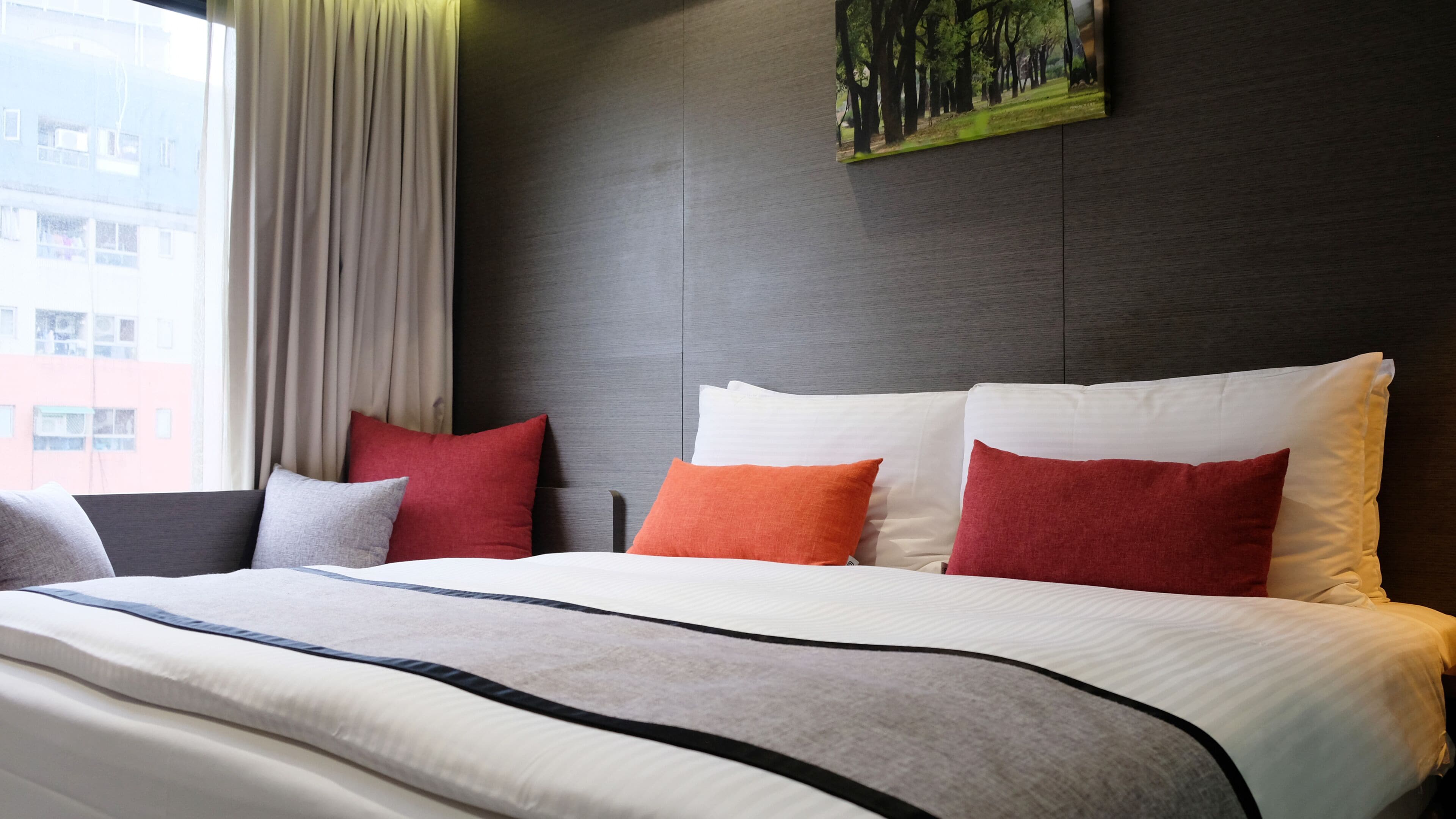 in-room safe, desk, free wifi, bed sheets