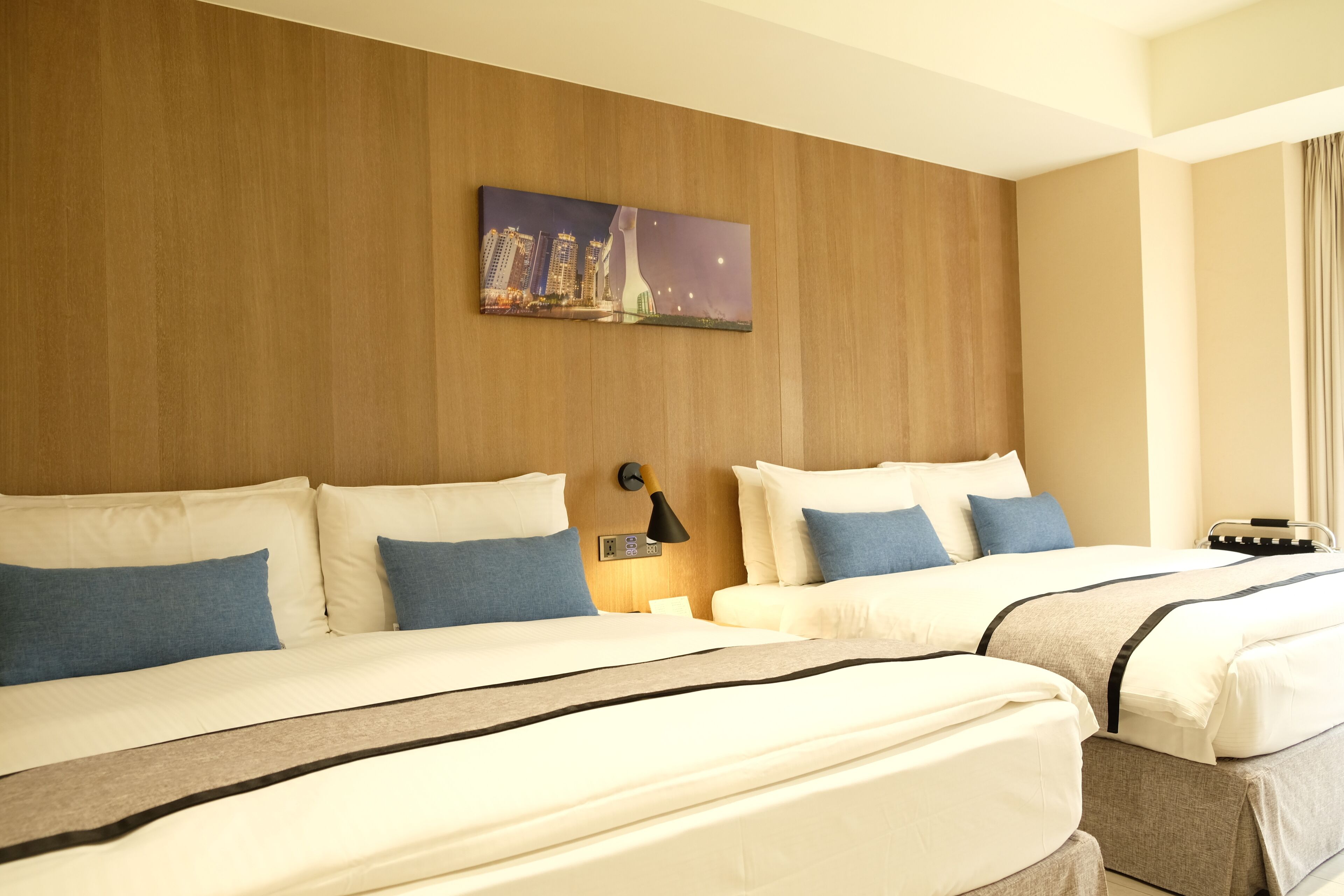 family quadruple room | in-room safe, desk, free wifi, bed sheets