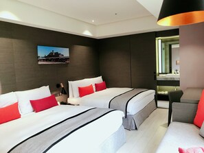 Deluxe Quadruple Room | In-room safe, desk, free WiFi, bed sheets - Icasa By GoGo Hotel (Taichung)