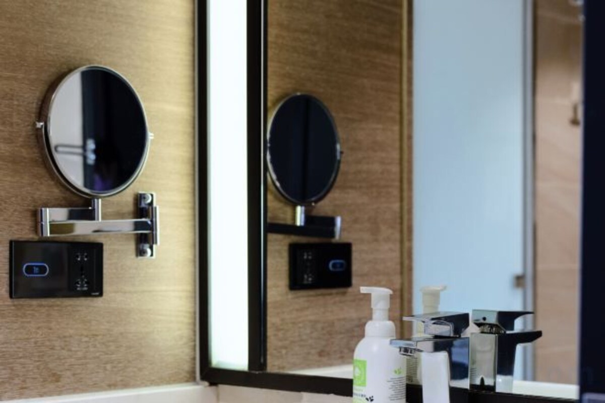 Rainfall showerhead, hair dryer, slippers, towels