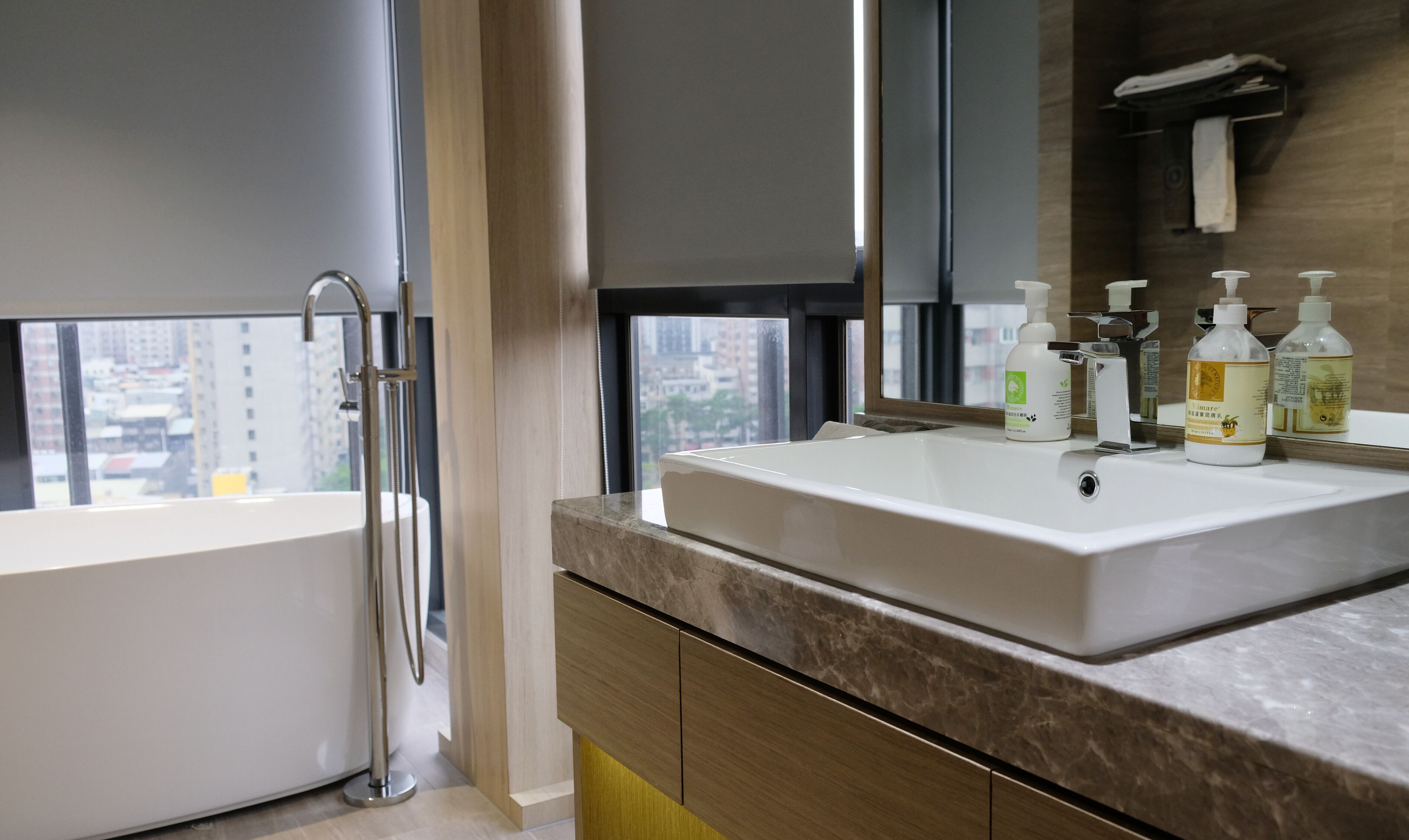 double room (vip) | in-room safe, desk, free wifi, bed sheets