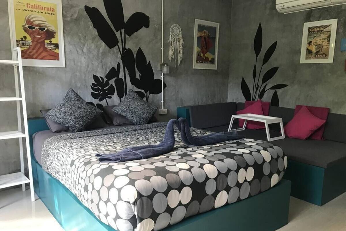Bungalow phong cách cổ điển | Bàn, truy cập Internet không dây miễn phí, bộ trải giường 