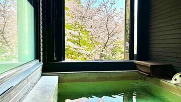 Premium bedding, in-room safe, individually decorated