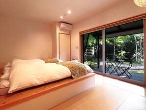 Traditionele kamer, privébadkamer (JPNStyle,SESERAGI,KODAMA,OpenairBathA) | Luxe beddengoed, een kluis op de kamer, individueel gedecoreerd