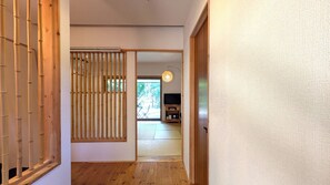 Habitación tradicional, baño privado (JPNStyle,SESERAGI,KODAMA,OpenairBathA) | Ropa de cama de alta calidad y caja de seguridad en la habitación