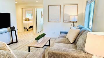 Superior Suite, Ensuite, Courtyard View ( 4 Private Two Bedroom) | Lounge