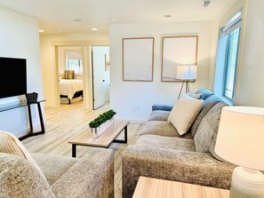 Superior Suite, Ensuite, Courtyard View ( 4 Private Two Bedroom) | Lounge - The Raspberry Garden Luxury Hotel & Suites (Rexburg)