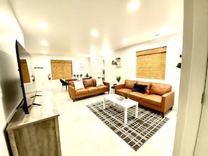 Superior Apartment, Accessible, Private Bathroom (Modern Superior Suite ) | Interior - The Raspberry Garden Luxury Hotel & Suites (Rexburg)