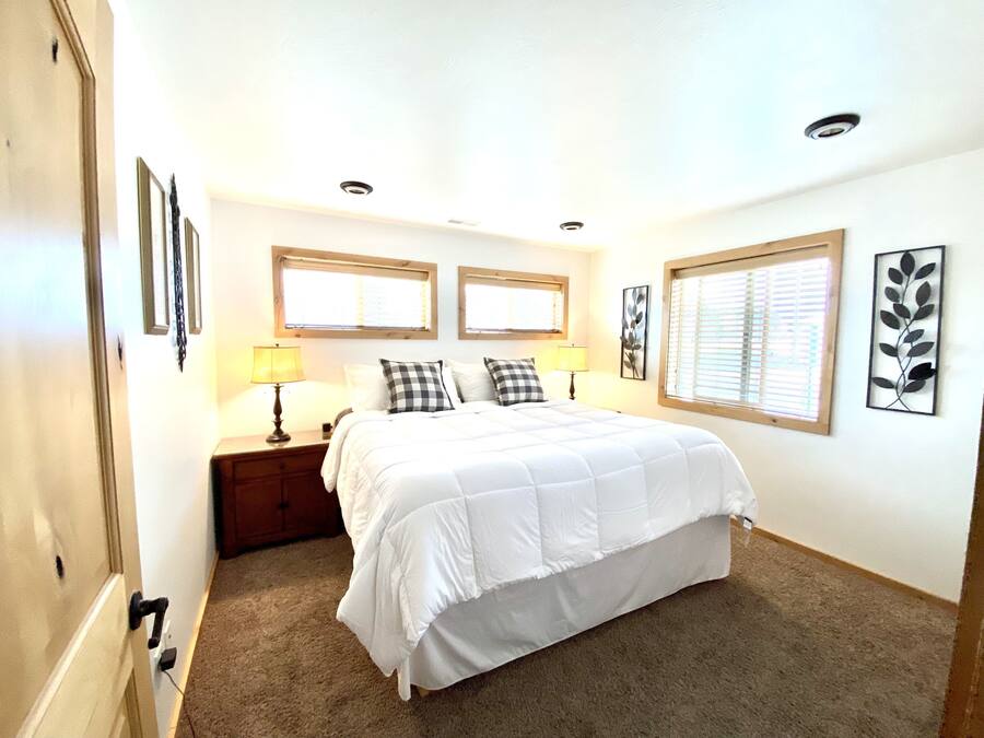 Comfort Apartment, Accessible, Private Bathroom (12-Downstairs/No Pets)