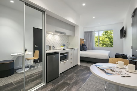 Studio Apartment | Premium bedding, in-room safe, individually furnished, desk