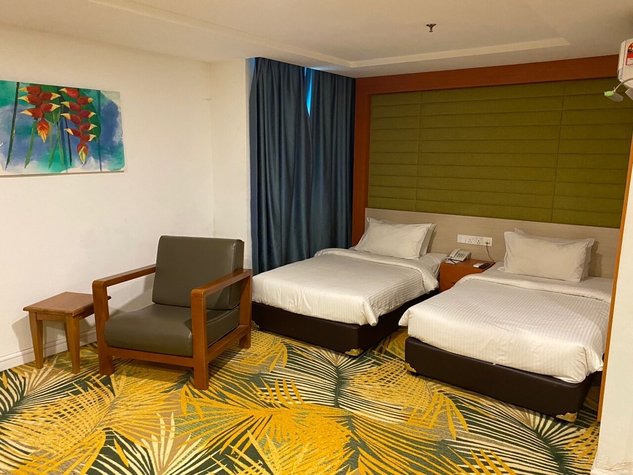 deluxe twin | 1 bedroom, in-room safe, desk, iron/ironing board