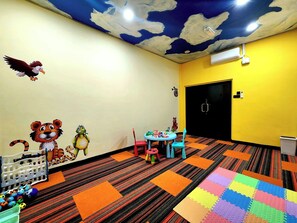 Children’s play area – indoor