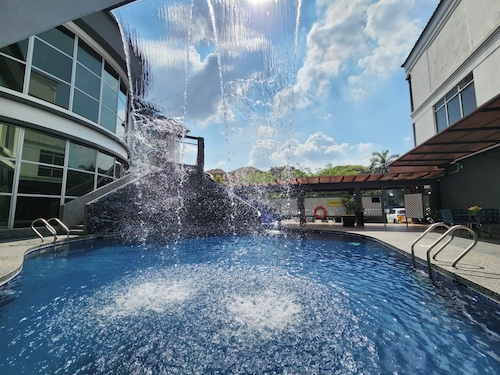 デ パルマ ホテル シャー アラム