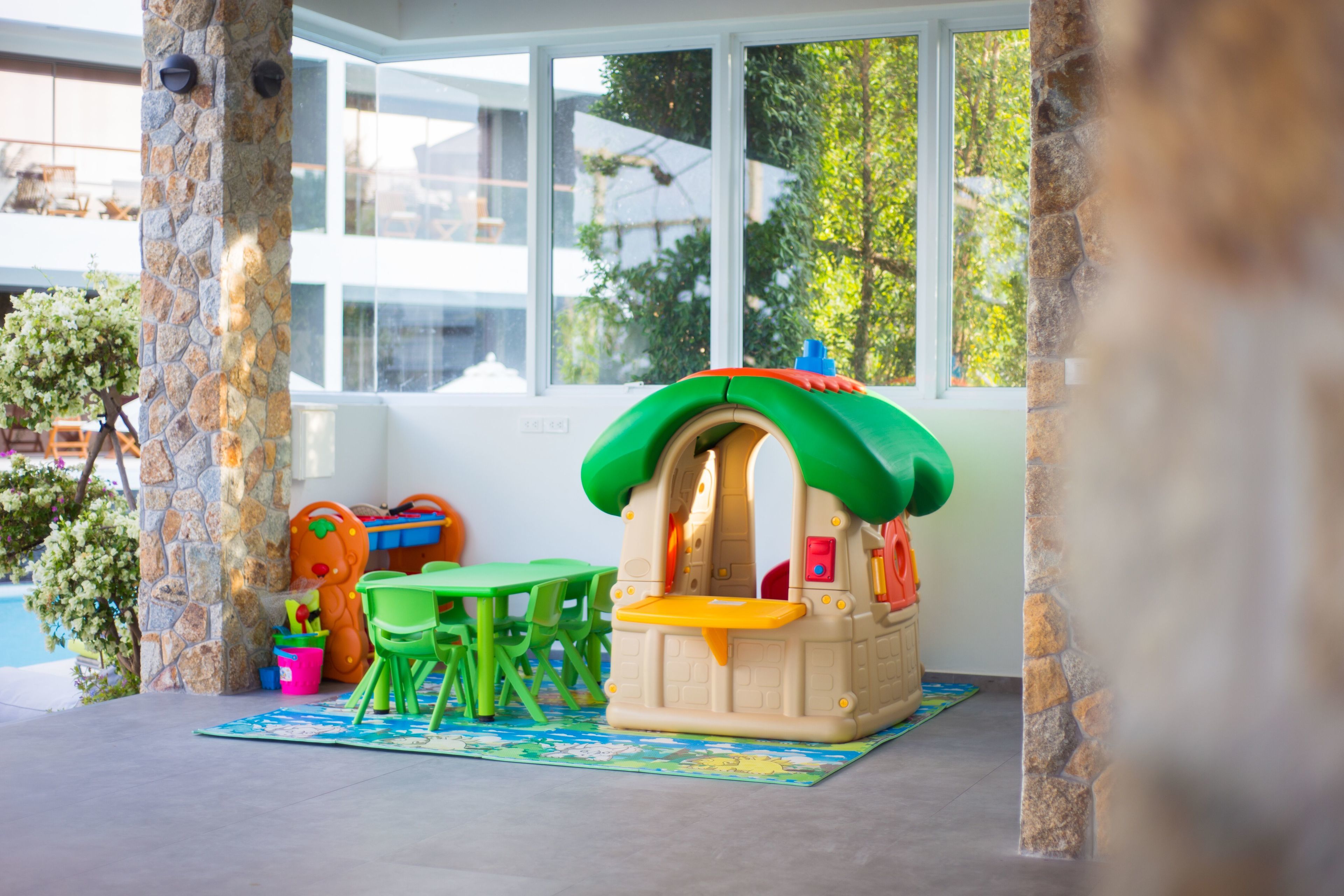 children’s play area – outdoor