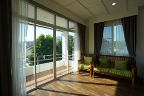 Deluxe Triple Room | Terrace/patio - Lubee Chiangmai (Chiang Mai)