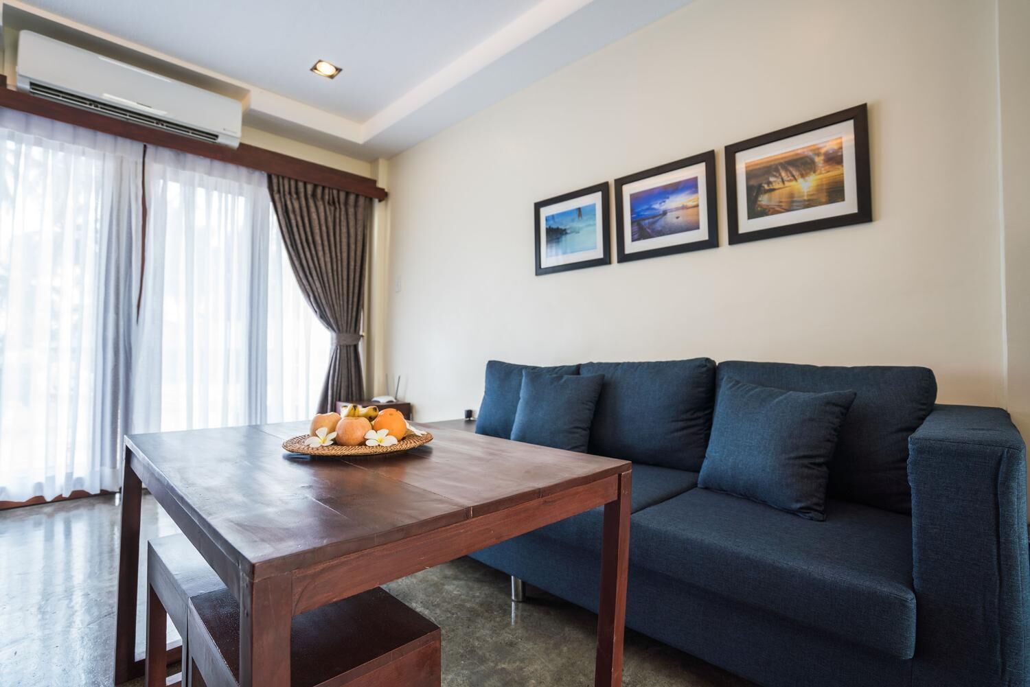 50-inch lcd tv with satellite channels, tv, netflix