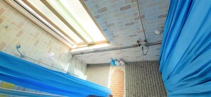 Bathroom shower - Work Life Balance Guesthouse Busan Station - Hostel (Busan)