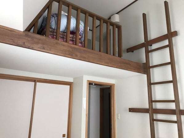 Japanese Style Room with Loft | Free WiFi