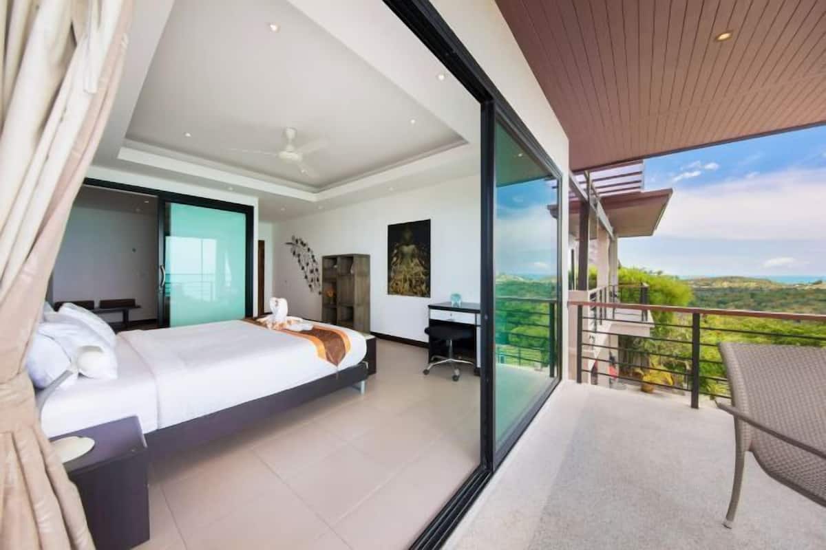 4 bedrooms, in-room safe, individually decorated, individually furnished