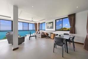 4 Bedrooms Villa | 4 makuuhuonetta, tallelokero huoneessa, yksilöllisesti sisustettu