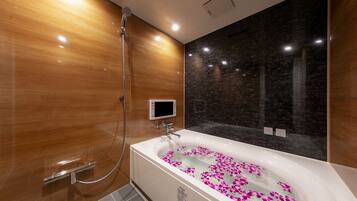 Standard Double Room | Bathroom | Free toiletries, hair dryer, slippers, electronic bidet