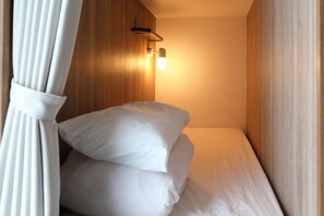 Shared Dormitory, Mixed Dorm | In-room safe, free WiFi, bed sheets - Hostel Kura (Tokyo)