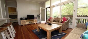 Little Bay Cottage - 8 East St SWR