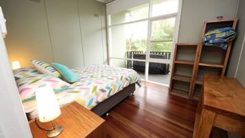 2 Schlafzimmer, Bügeleisen/Bügelbrett