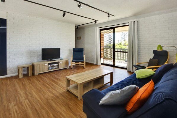 TV, DVD player - Central * Air Cond * Modern Kitchen * Balcony BBQ * Garage * All Linens (South West Rocks)