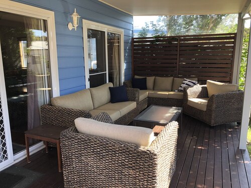 Kookaburra Cottage 71 Straight Hat Head