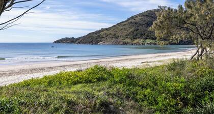 If you are looking for a relaxing house, opposite the beach access with...