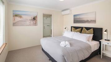 3 bedrooms, iron/ironing board, travel cot, free WiFi